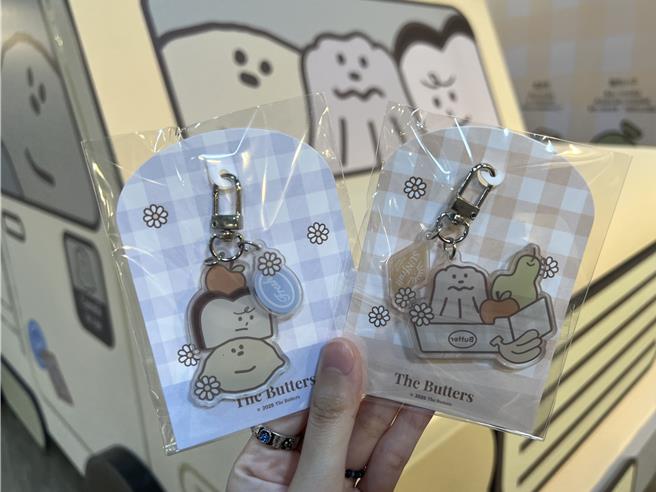  奶油家族全新快闪店「奶油水果摊」的限量满额赠为华山限定的水果摊吊饰，每日限量125个。（徐梓榕摄）