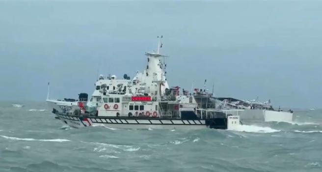 我國巡防艇2日阻卻大陸海警船進入我國海域。（海巡署金馬澎分署提供）