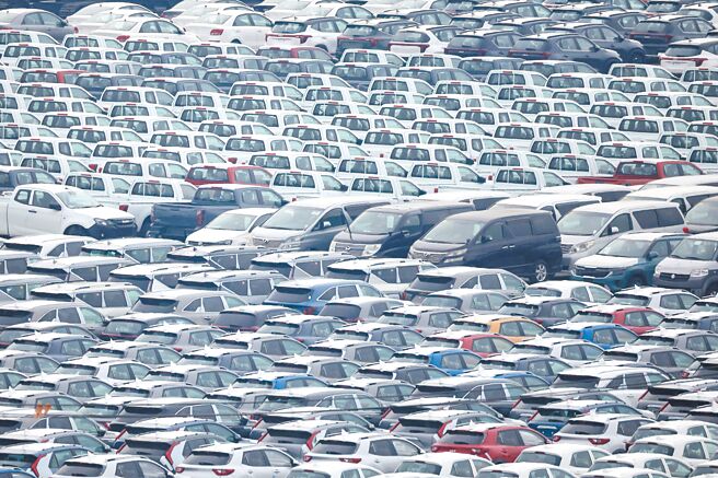 美國對全球汽車加徵25％的關稅。（路透）