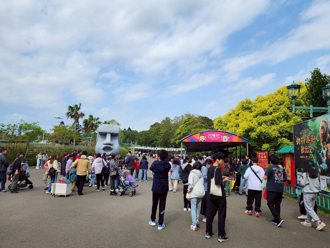 六福村免費玩 一句「專車沒了」百名未成年被丟包山上搶末班車