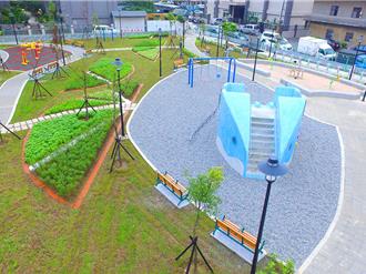 鶯歌鳳祥公兒三公園變身親子天堂 鯨魚溜滑梯結合攀岩好吸睛