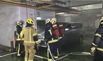 暖暖社區停車場起濃煙 竟是翁酒駕燒胎導致