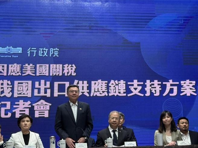 行政院长卓荣泰率部会首长举行记者会。图／吕晏慈