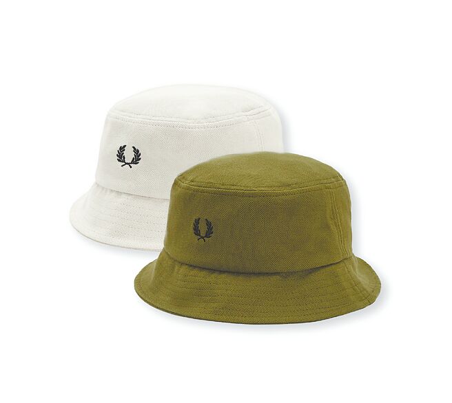 林口三井OUTLET推「FRED PERRY经典网晒布质地渔夫帽」，原价3080元、优惠价980元。（三井提供）