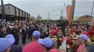 大甲媽遶境晚10分鐘進龍井 烏日警首次啟用無人機維安