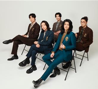 麋先生罕穿帥氣西裝 憶13年前往事感動含淚吐心聲