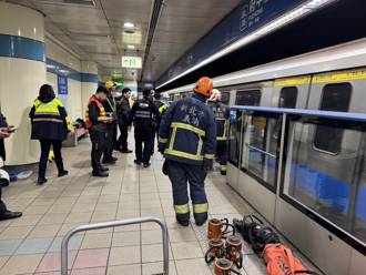 快訊》板南線府中站落軌意外  23歲女子搶救送醫不治