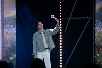 金南佶自爆話多到媽媽耳朵痛 狂嗆好友朱智勳：辦見面會幹嘛？