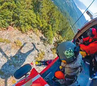 19歲女山友南一段墜谷重傷