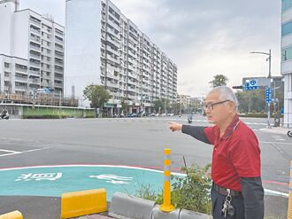 苓雅交叉路口綠燈短 長者卡路中