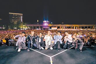 毕书尽组7帅限定组合重现〈流星雨〉