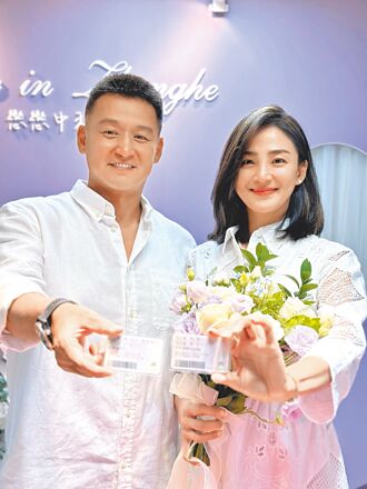 47歲洪小鈴當媽 愛女放送臉頰愛心