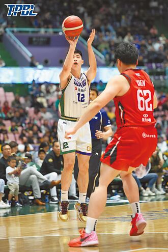 TPBL》林信寬回神飆分 雲豹險退戰神