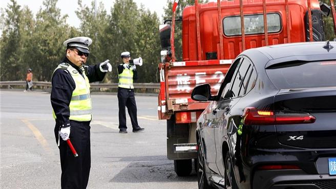 陸清明連假出行不堵AI與大數據助力交通順暢。（大陸央視）