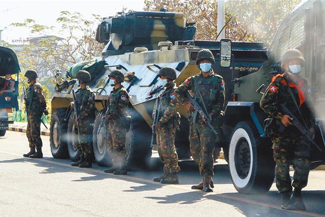 缅甸强震已致3354死 敏昂莱重申大选12月登场