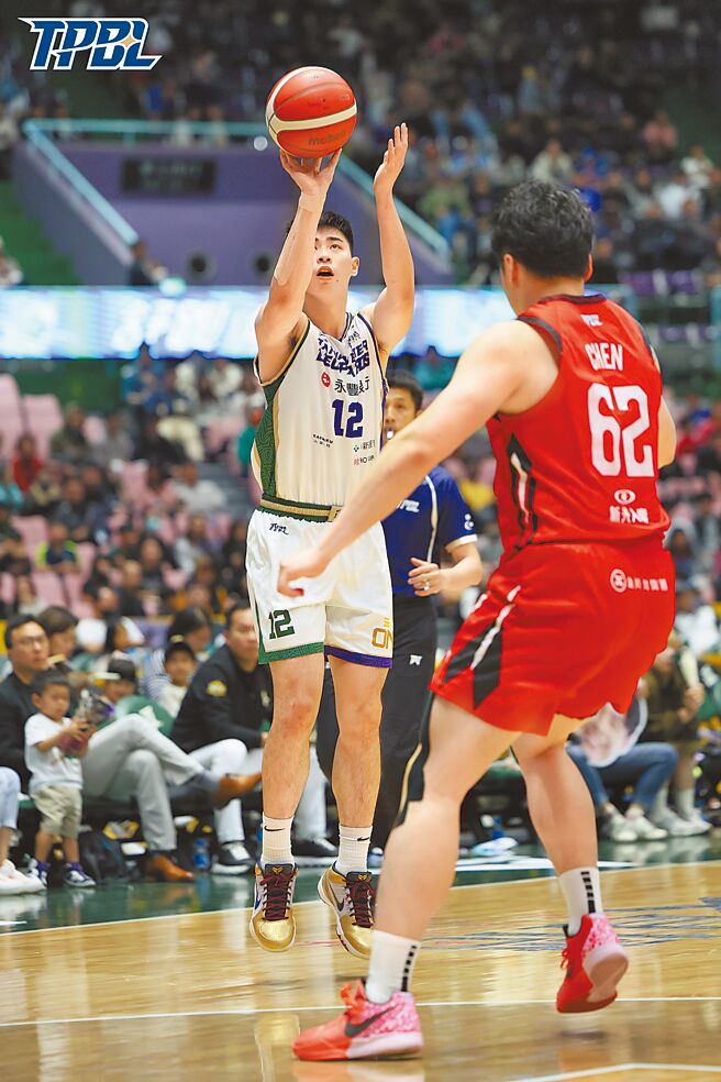 雲豹「金牌射手」林信寬4日攻下全場最高25分，助隊險勝戰神中止5連敗。（TPBL提供）