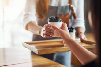 咖啡廳進「好市多甜點」翻倍賣！挨批太盤 兩派人吵翻