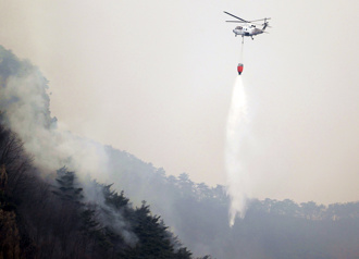 韩大邱突爆森林大火 直升机救灾坠毁！73岁飞行员殉职