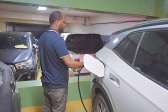 《川普關稅》中、歐重啟電動車關稅談判