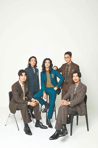 麋先生全員西裝入鏡 直呼有魔力