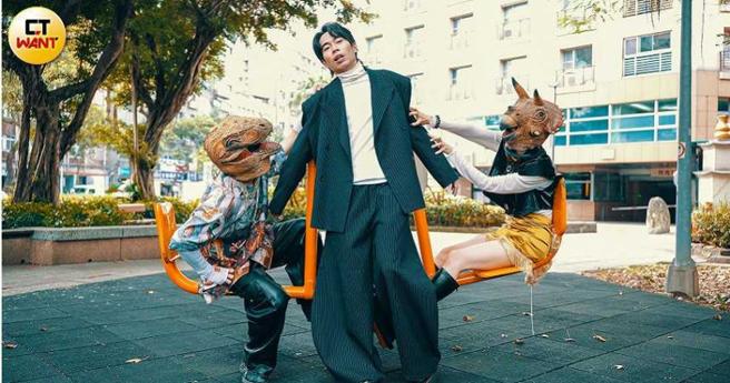 脆乐团Skippy（中）操刀恐龙的皮首张专辑。（图／焦正德摄）