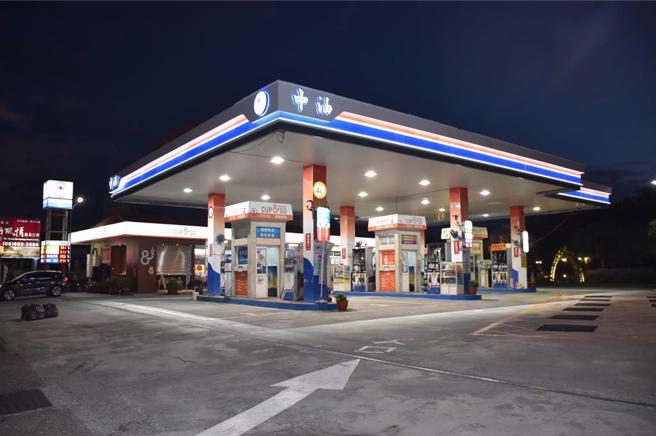 中油宣布，本周因平穩雙機制啟動，汽、柴油各吸收1.5元及1.2元，7日凌晨零時起汽油價格調漲0.1元、柴油價格不調整。（圖／報系資料照）