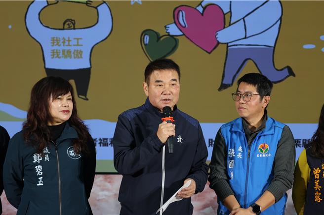 苗栗县长锺东锦担忧美国提高关税以及磁吸效应将影响未来桃竹苗大硅谷投资厂商意愿。（谢明俊摄）