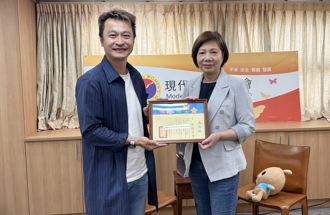 養身飲品企業攜手現代婦女基金會母親節送暖  為受暴媽媽找回笑容