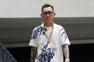 蹦闆「一早噴掉400多萬」股票慘況曝光！苦笑：哪個港口適合我