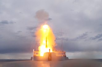 新加坡可畏級巡防艦 首次試射紫菀30防空飛彈