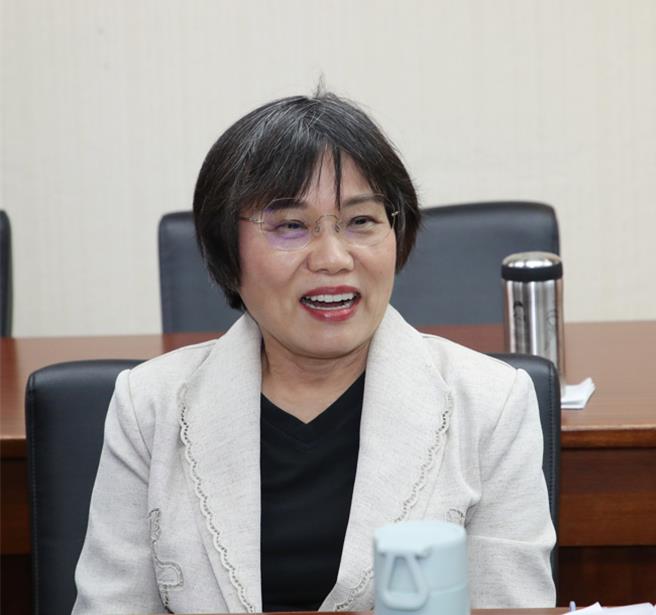 劉世芳於會前受訪。（劉宗龍攝）