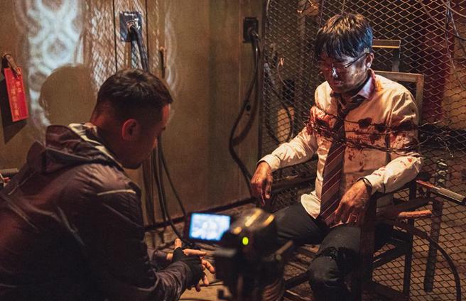 《器子》謝承均（右）遭電刑。（華映娛樂提供）