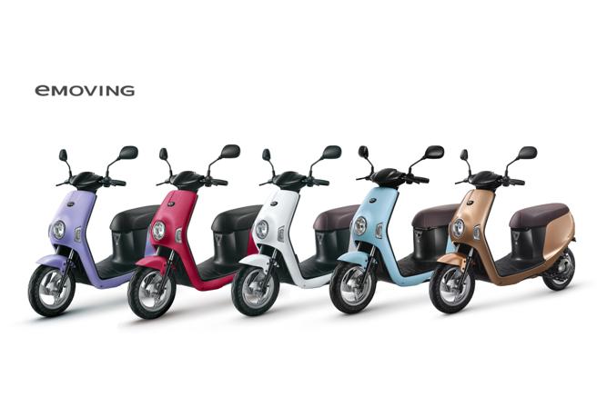 eMOVING Shine陆续推出太妃金（右起）、天空蓝、精灵白、魅力红与罗兰紫等多元车色。（图／中华汽车）