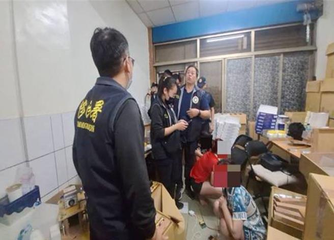 彰化县专勤破获隐身乡间地下私菸厂。（彰化专勤队提供／冯惠宜彰化报导） 