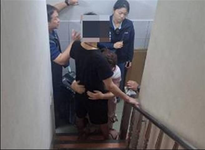 彰化县专勤破获隐身乡间地下私菸厂。（彰化专勤队提供／冯惠宜彰化报导） 