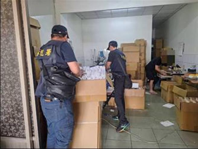 彰化县专勤破获隐身乡间地下私菸厂。（彰化专勤队提供／冯惠宜彰化报导）