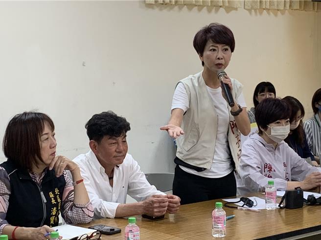 立委陈亭妃要求台南仁爱之家调整承租户土地租金一事要审慎处理，勿一下子大幅上涨，造成承租户的压力带来民怨。（郭良杰摄）