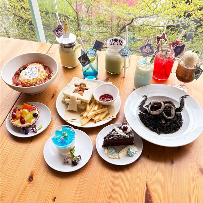  「《 彩虹社 NIJISANJI EN 》主题联名咖啡厅」以Liver个人形象与独有特色打造原创主题餐点。（FANFANS CAFÉ提供／徐梓榕台北传真）
