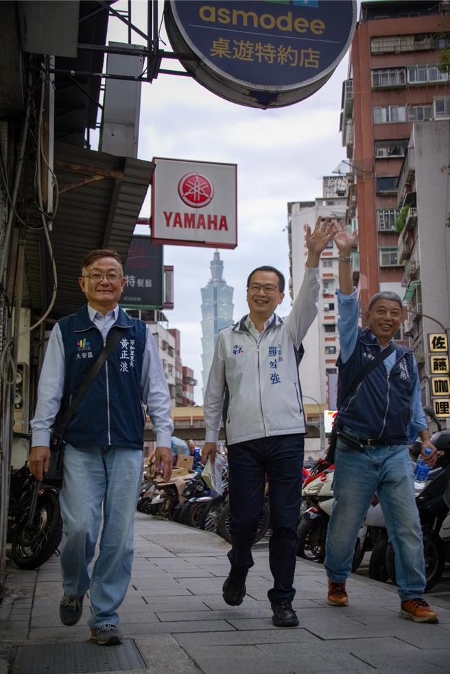 国民党立委罗智强表示，已有多位企业主向他反映，工厂布局受创、客户观望、订单暂停，不只影响营运，更关乎劳工生计，这几天接到无数基层陈情，内心无比沉重。（罗智强提供／张睿廷台北传真）