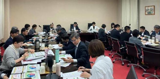 卓揆和財經部會密集沙盤推演對美高關稅的應變之道。圖／卓揆臉書