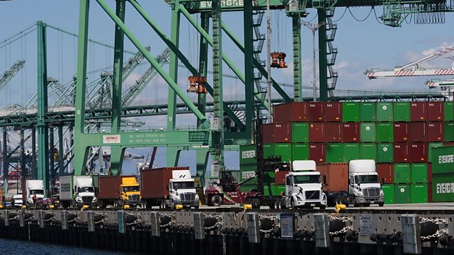 美国原是自由贸易的倡议者，如今竟亲手加以摧毁。图／美联社