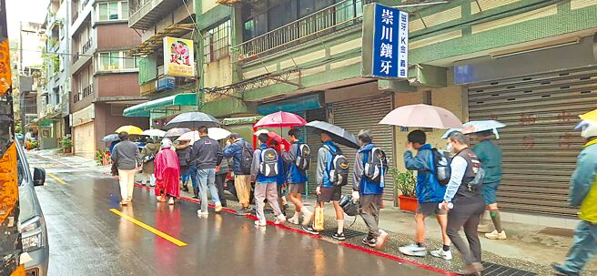 基隆市政府將分2階段改善校園周邊人行步道。（基隆市政府提供／張志康基隆傳真）