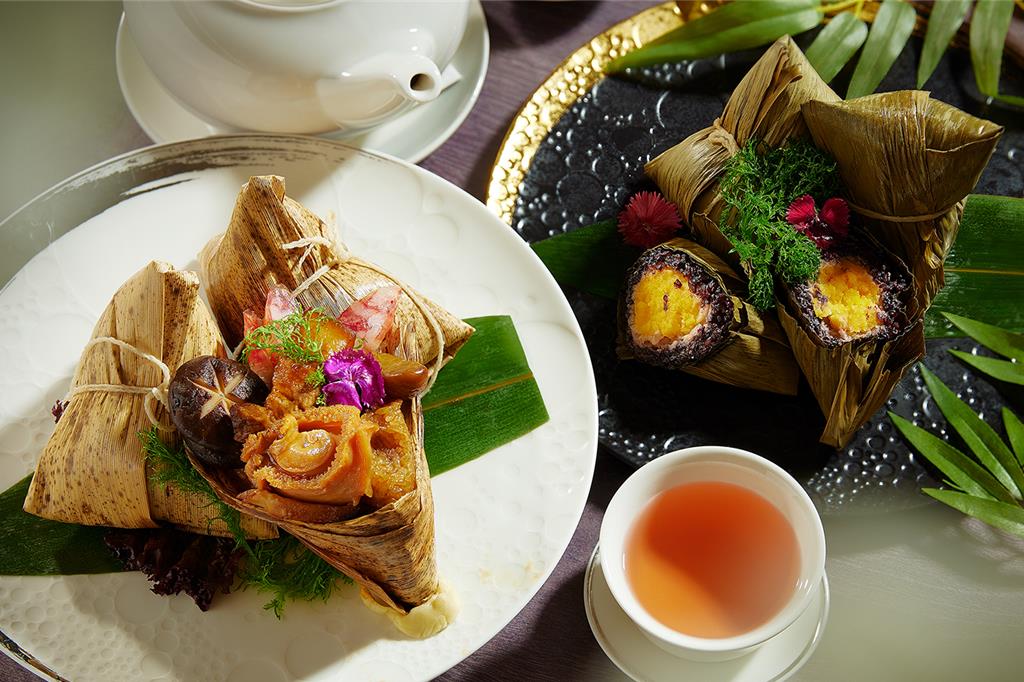 「凱華禮輕情意端粽禮」每組含臘味鮑魚思鄉粽2入及紫米芋頭奶皇粽3入,售價1780元,5月5日前早鳥優惠85折。(圖/JR東日本大飯店台北)