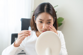 妹子長10多顆「眼結石」狂流淚 2惡習超多人有