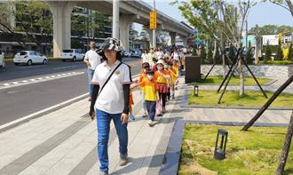 藝術教育向下扎根　高雄和平非營利幼兒園首間參訪創價浮世繪展