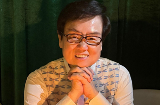 《開心鬼》黃百鳴不甩遭控「內線交易」！曬79歲大壽燦笑照