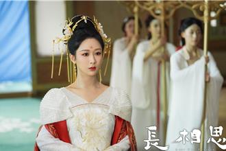 杨紫超「 旺夫」！？合作过的他们全跻身男神