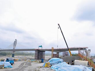 斷橋掰掰 東豐快速道路 3、4標月底合龍