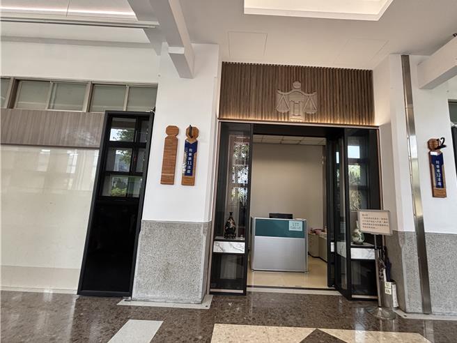 台中许姓男子勒毙前妻后自首，一审判许13年5月，二审台中高分院8日改判10年4月。（冯惠宜摄）