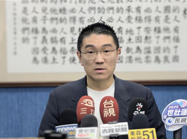 基隆市长谢国梁8日上午表示，将会持续与企业沟通，并呼吁中央与地方政府携手，共同协助企业度过难关。（张志康摄）